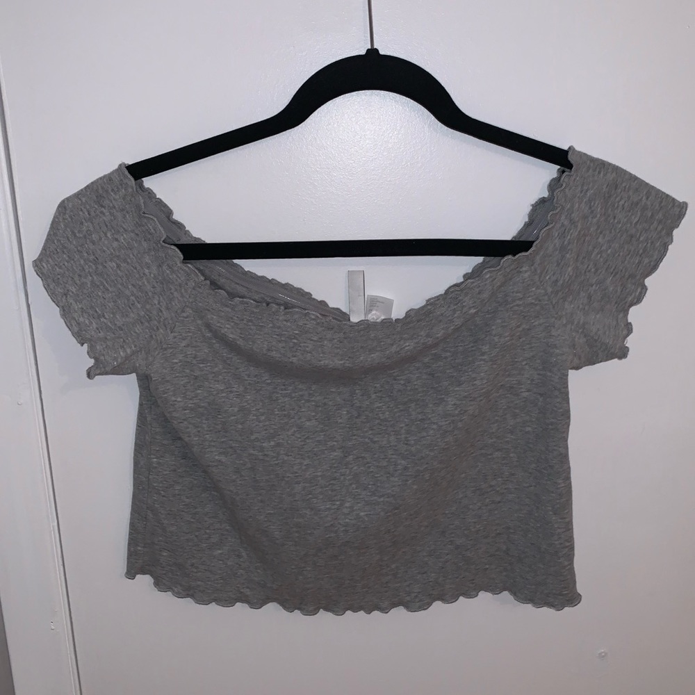 [L]👚H&M off the shoulder crop top